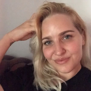 Chloë Menzies 