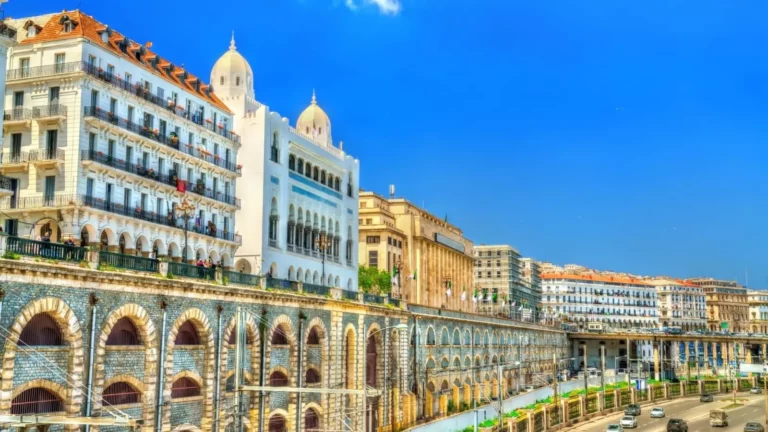 Panoramic view of Algiers, a destination served by Transfer VIP