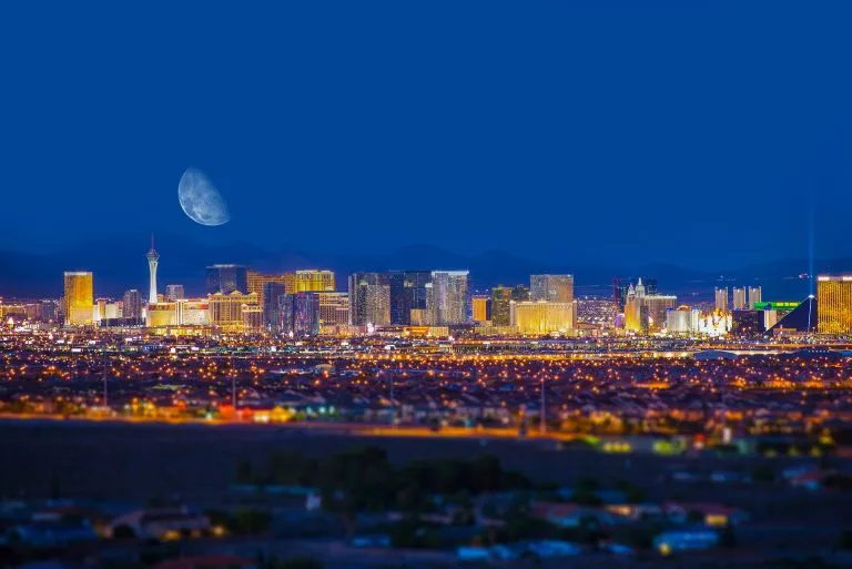 Las Vegas by night, a destination served by Transfer VIP